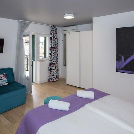 Pansion Kamenar 2 Hotell Primošten Exteriör bild
